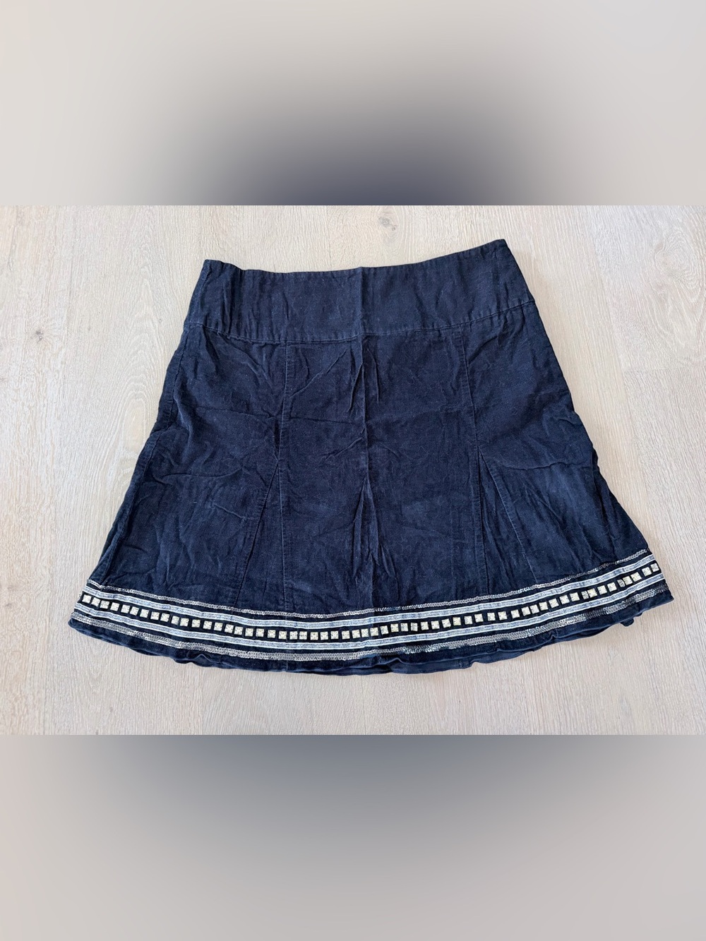 Vintage American Eagle Women's Navy velvet Embroidered Hem A-Line Skirt size 10